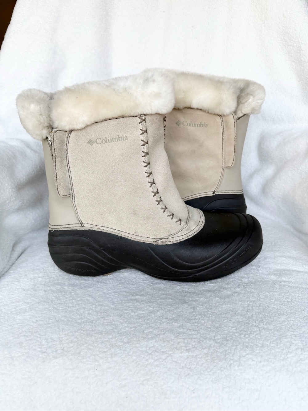 Columbia Sierra Flurry Women’s Winter Boots Size 9 Beige Cream Faux Fur Zip